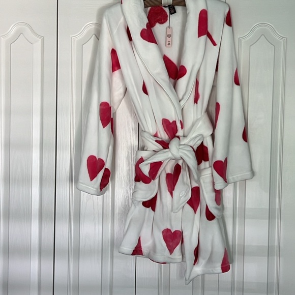 NWT Victoria Secrets Heart Robe❤️💗 - Picture 3 of 6